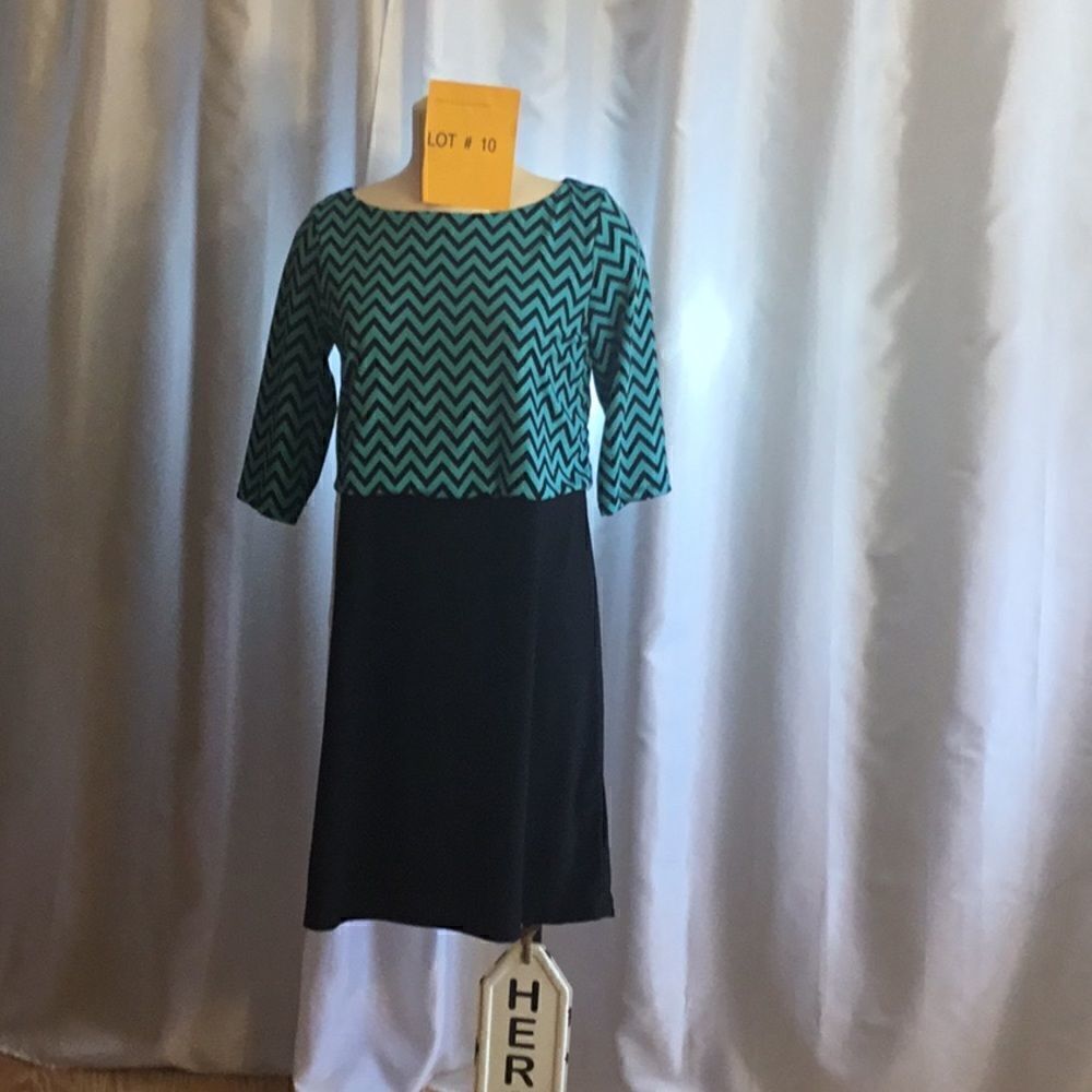 Chevron top dress in size small
